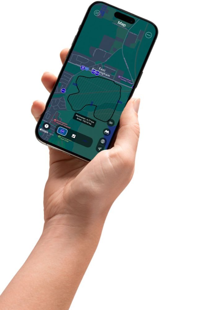 Responder holding a phone showing the CrisisCMD live map